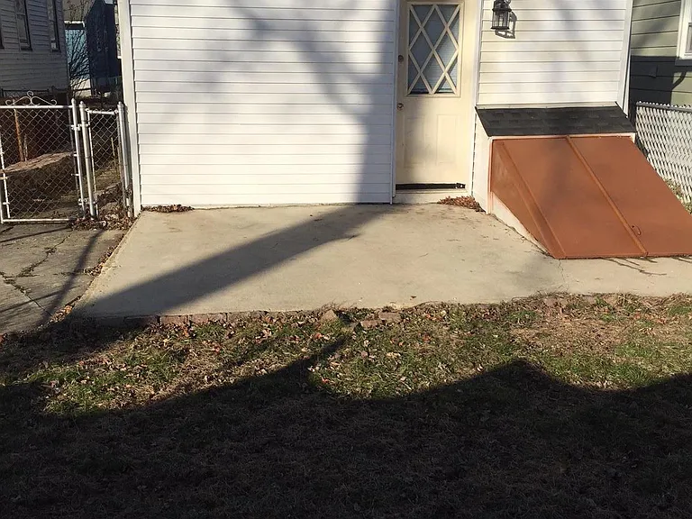 392 Madison Ave — Photo 13