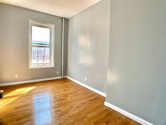 3rd image of 133 W 145th St #A34