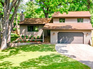 21W326 Walnut Rd, Glen Ellyn, IL 60137