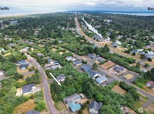186 Wishkah Ave SW, Ocean Shores, WA 98569
