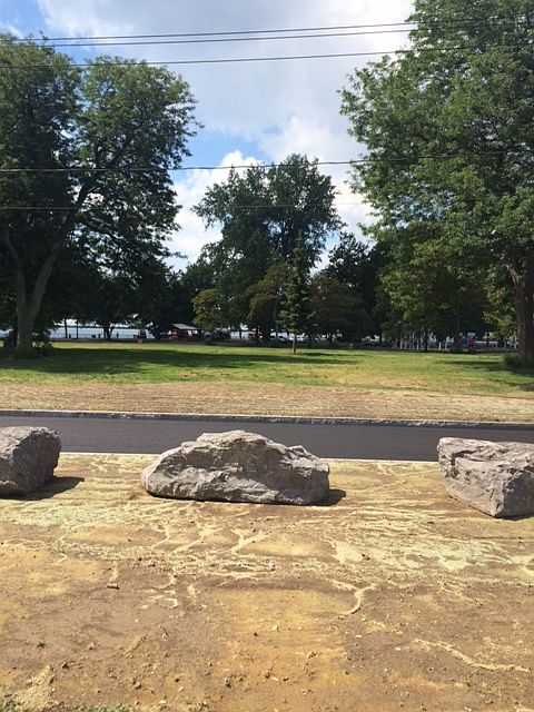 2nd image of 412 Lakefront Blvd