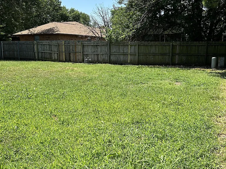 214 Falcon Ct — Photo 29