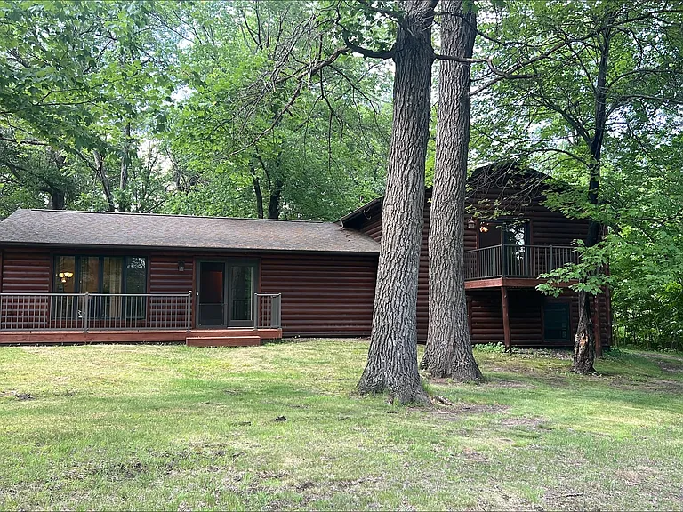 1126 Ebert Dr — Photo 1