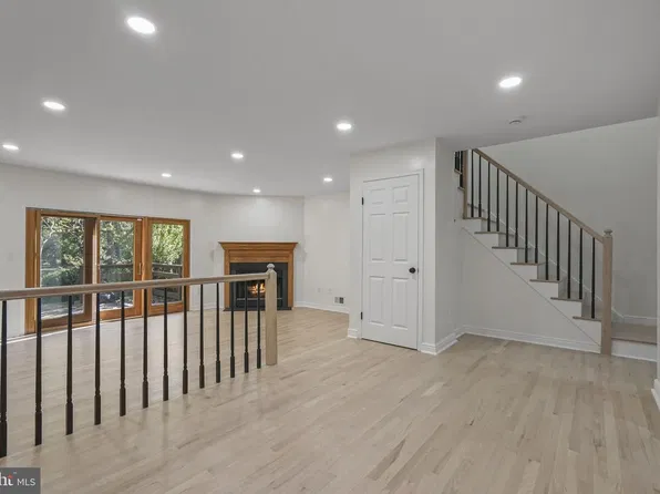 62 Danielle Ct, Lawrence Township, NJ 08648