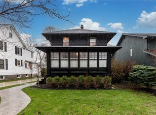 24 Highland Dr, Williamsville, NY 14221