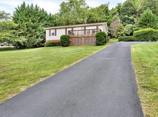 2515 Springwood Rd, Fincastle, VA 24090