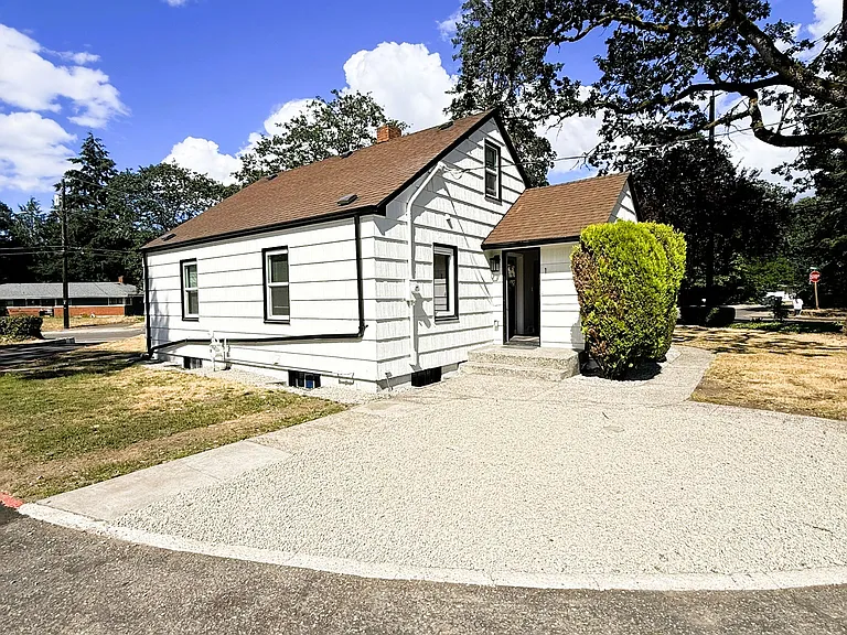 14402 Washington Ave SW #1 — Photo 1