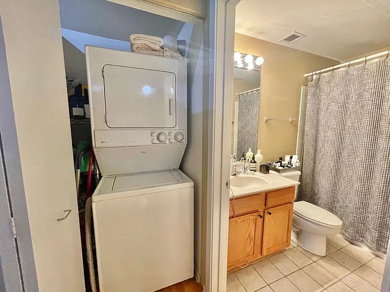 208 W Washington St #506 — Photo 19