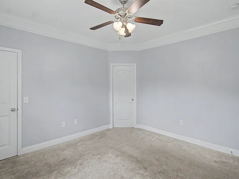 151 Lincoln Way NE — Photo 14