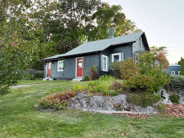 20 Park St, North Providence, RI 02904