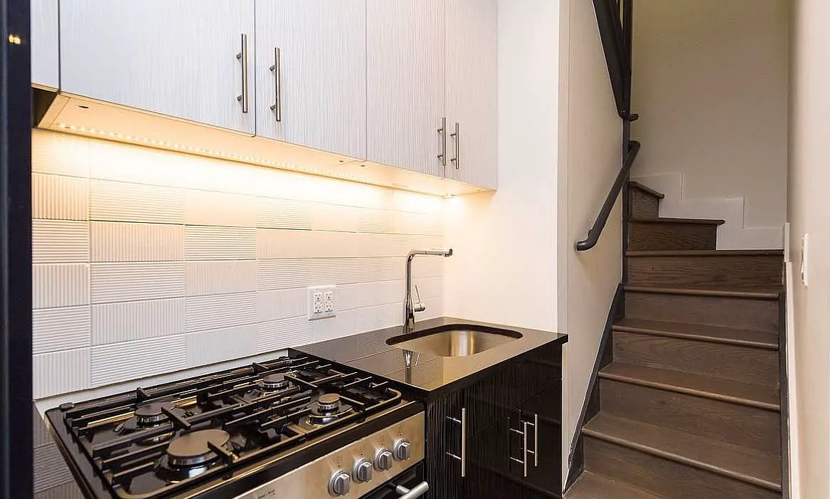 824 Saint John's Place — Photo 3