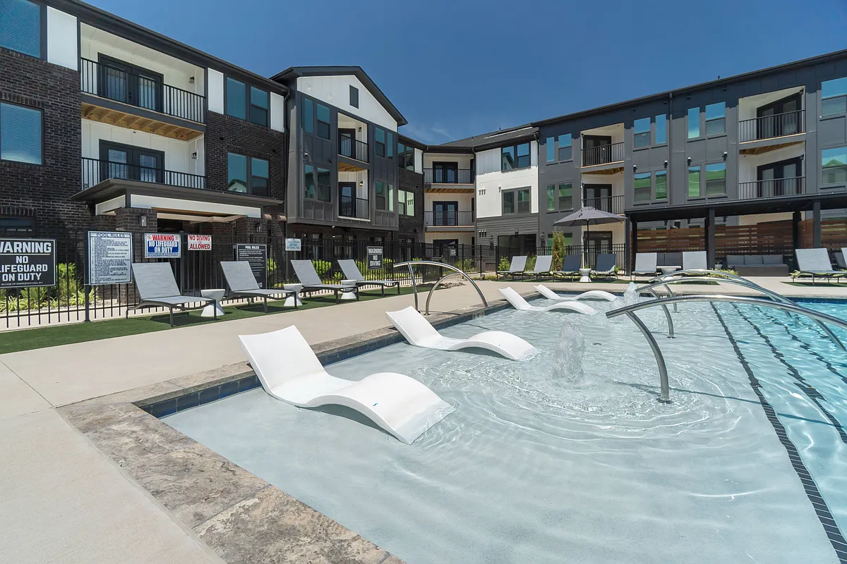 Building Photo - Evolve at Lake Norman