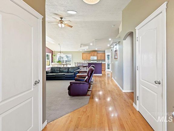 4th image of 2045 E Lake Creek Dr