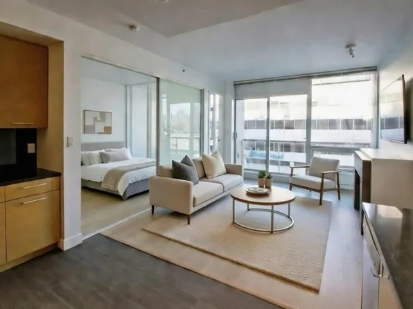 2528 Maple St #308, Vancouver, BC V6J 0B5