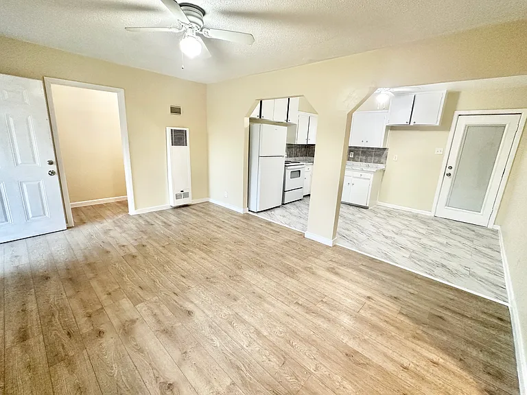 104 E Fowler Ave — Photo 11
