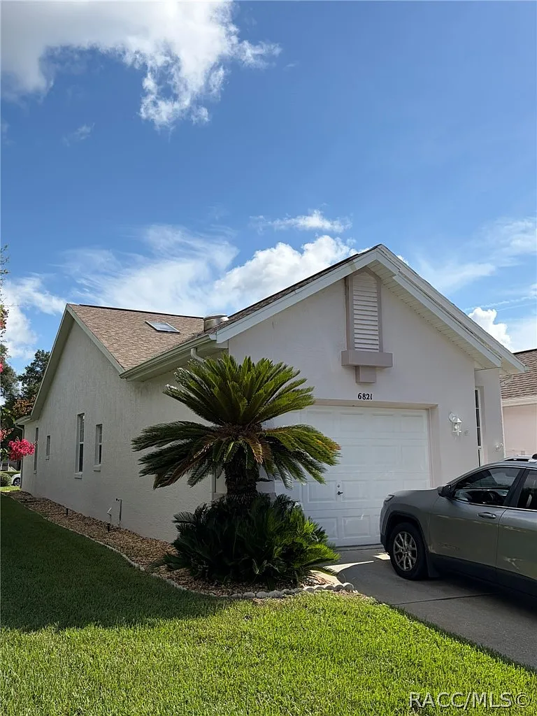 2 bed, 2.0 bath, 1386 sqft, $1,700 — Photo 2