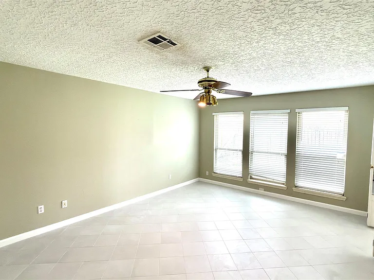 14834 Charlmont Dr — Photo 14