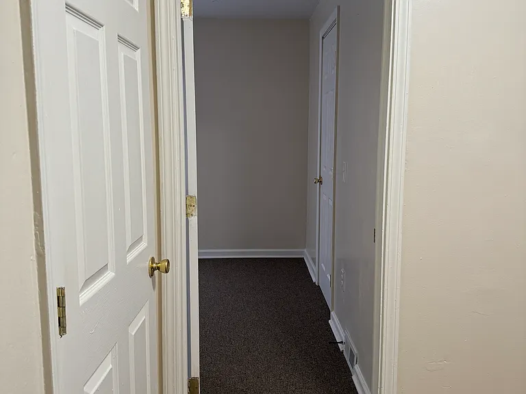 435 Brooks Ave #UP — Photo 32