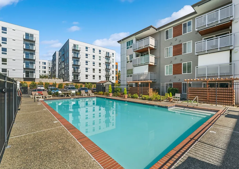 1 bed, 744 sqft, $2,200 — Photo 3