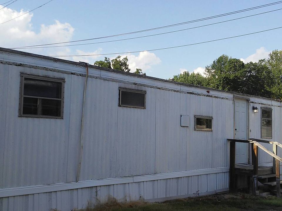 2nd image of 306 E 4th St Lot 8