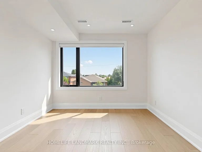 750 Glengrove Ave W #B — Photo 17