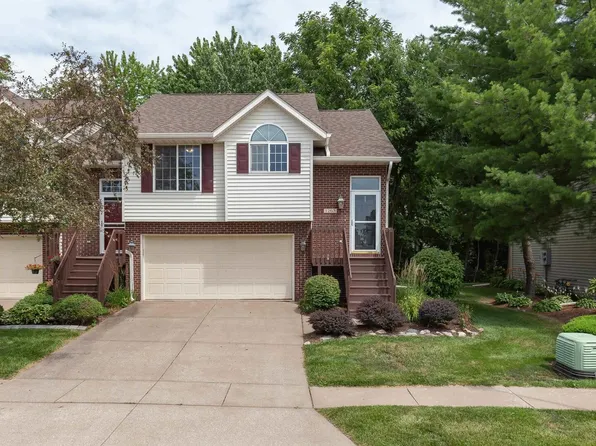 1263 33rd Avenue Cir, Silvis, IL 61282