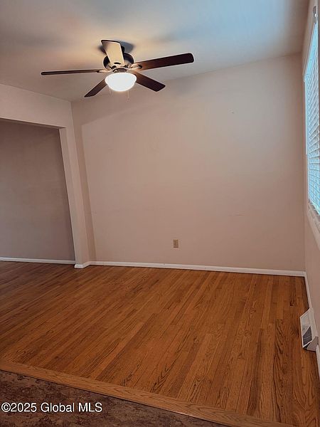 5th image of 22 Holly Boulevard