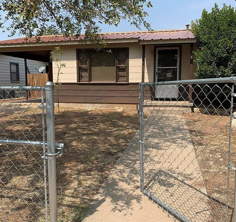 511 Douglas Dr