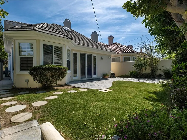 717 Avenue A — Photo 12