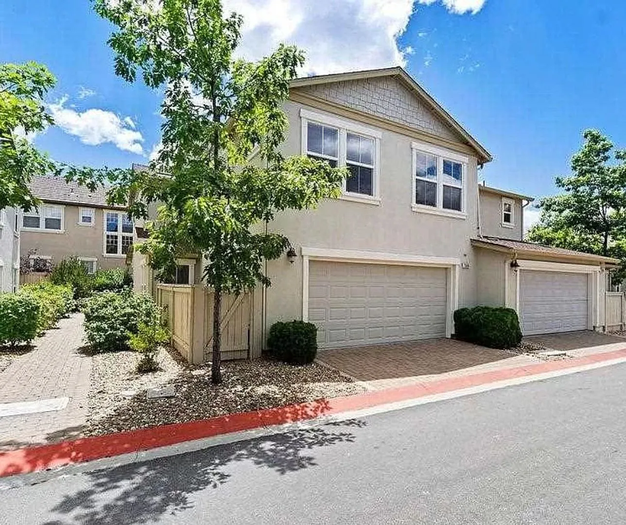 Somersett Beauty Near Shopping, Restaurants, Walking Trails, Golf Course — Photo 1