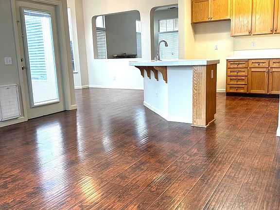 5th image of 238 Westbury Ln