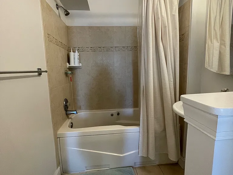 3211 Dillon St — Photo 8
