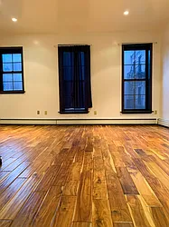 Rented by R New York