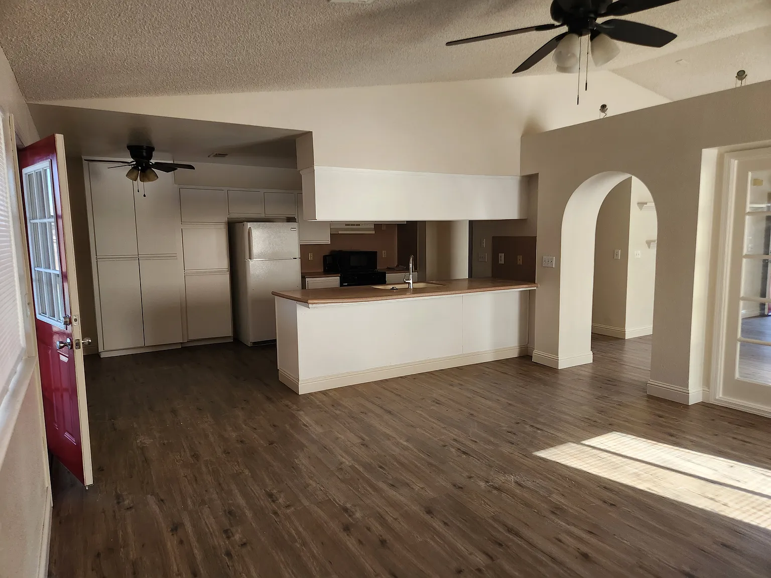 3 bed, 1765 sqft, $2,250 — Photo 2