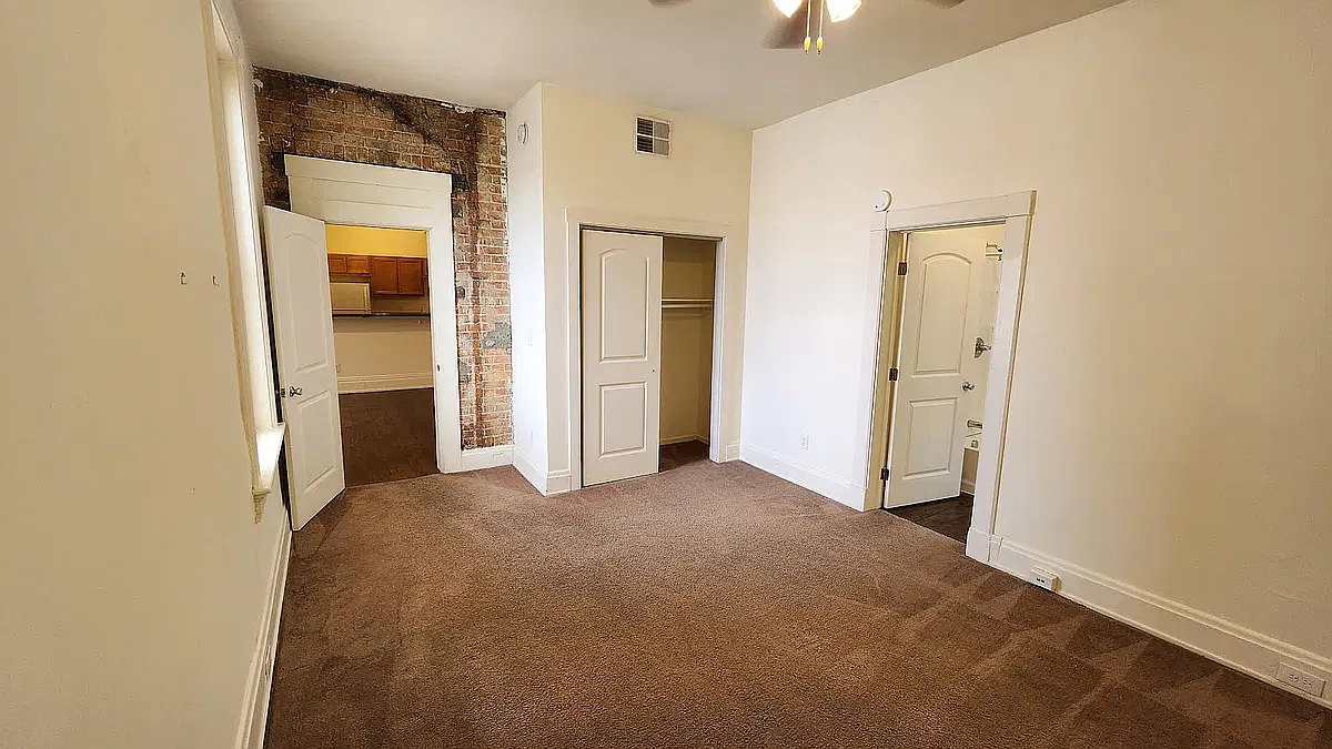 4 bed, $2,995 — Photo 3