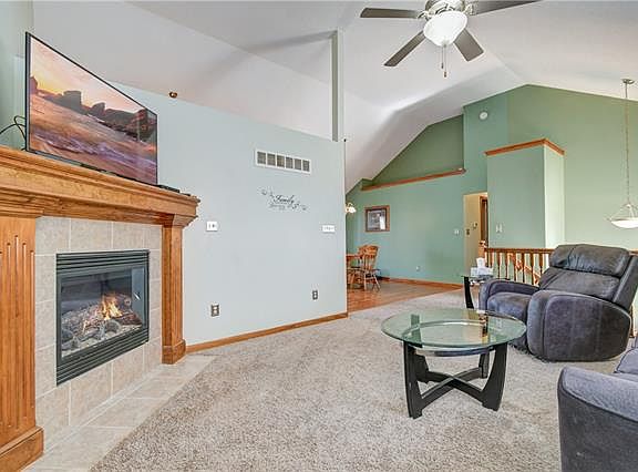 5th image of 900 NW Poplar Ct