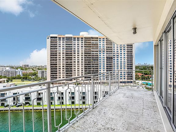 5th image of 11111 Biscayne Blvd #1000