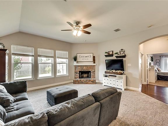 3rd image of 223 Breseman St