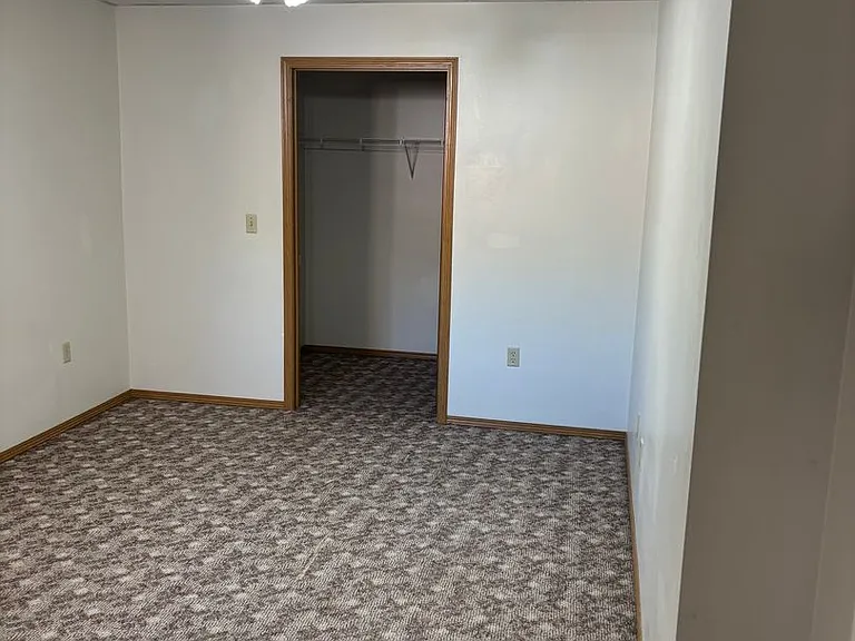 109 E Luverne St — Photo 22