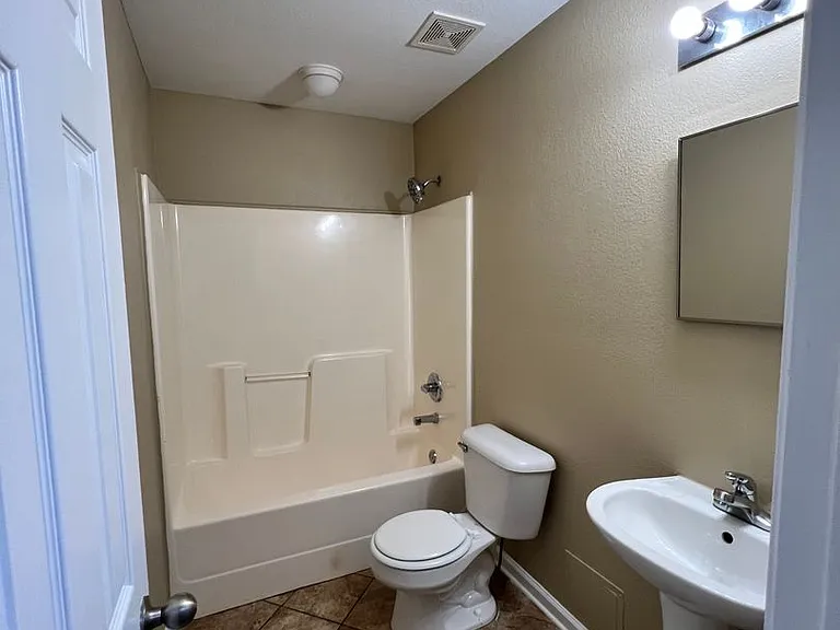 7754 Commodore Rd — Photo 11