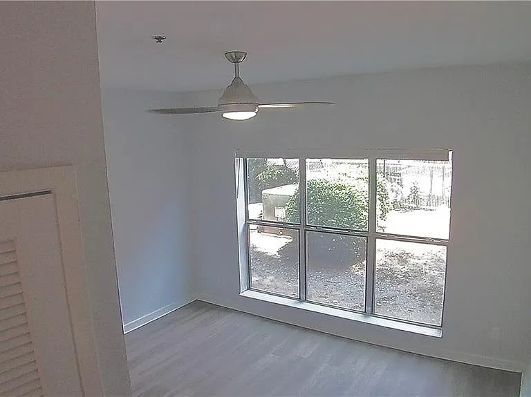 238 Walker St SW #22 — Photo 18