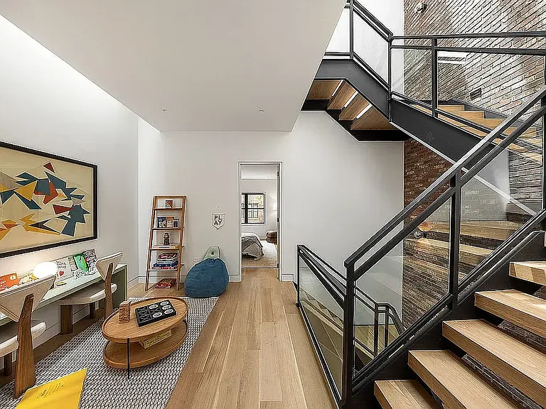 250 W 73rd St #1 — Photo 28