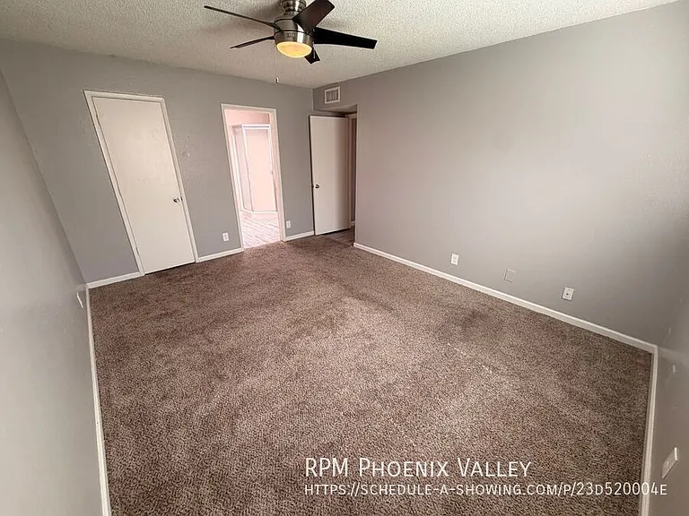 Glendale Groves — Photo 16