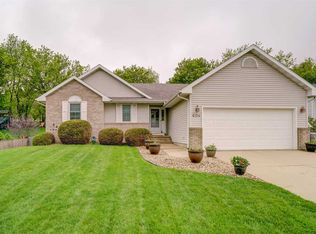 604 Meadow Vw, Deforest, WI 53532