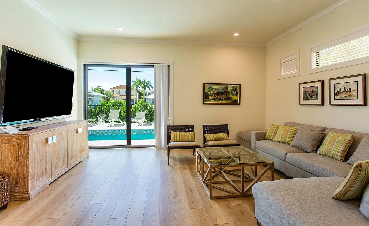 5 bed, 4.0 bath, 1700 sqft, $6,003 — Photo 1