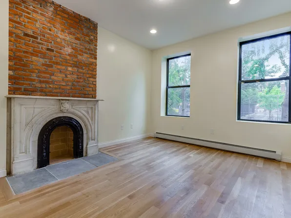 98 Dean Street image 1 of 17