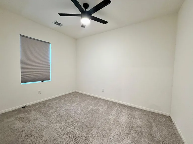19505 Cloudy Bay Dr — Photo 17