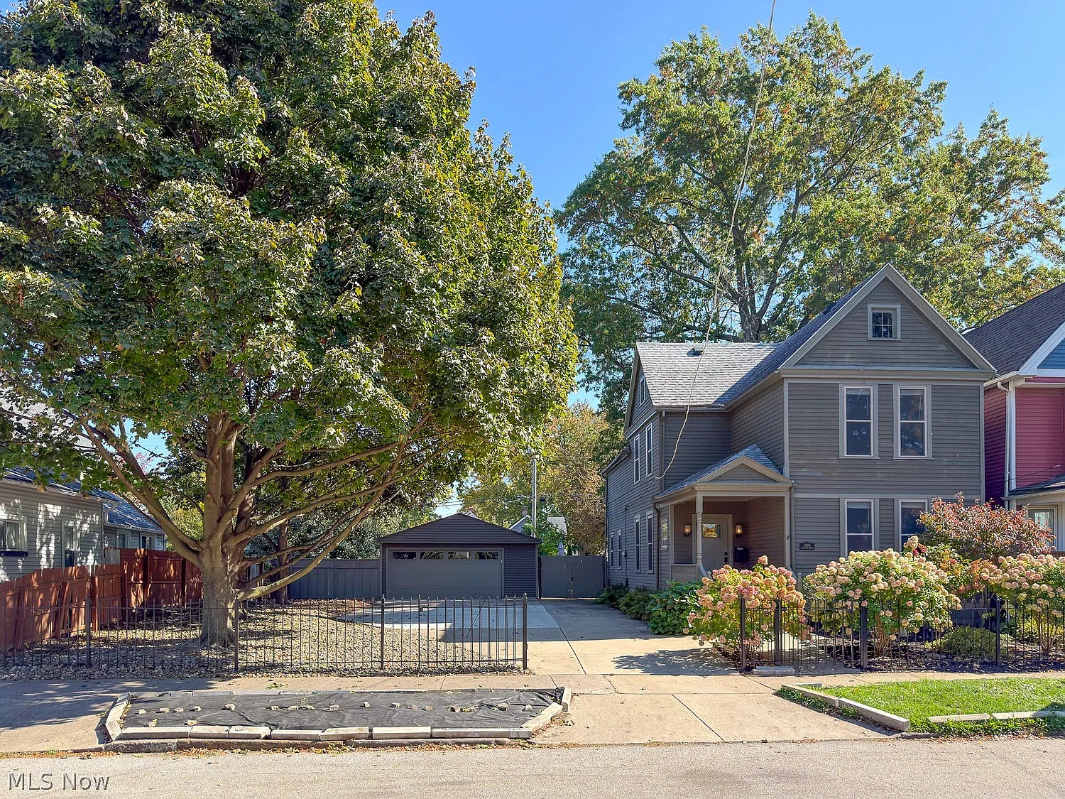 3 bed, 2.5 bath, 1798 sqft, $3,250 — Photo 2