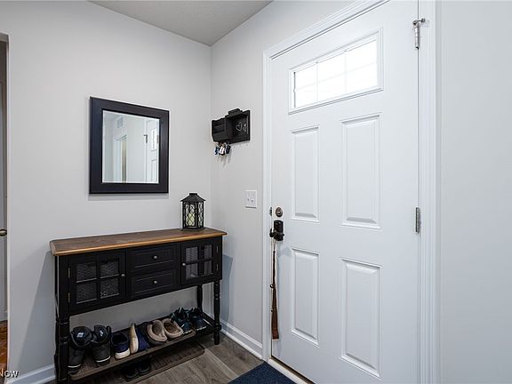5th image of 3883 Higgins Dr
