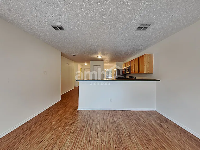 1020 Chelsea Ln — Photo 8